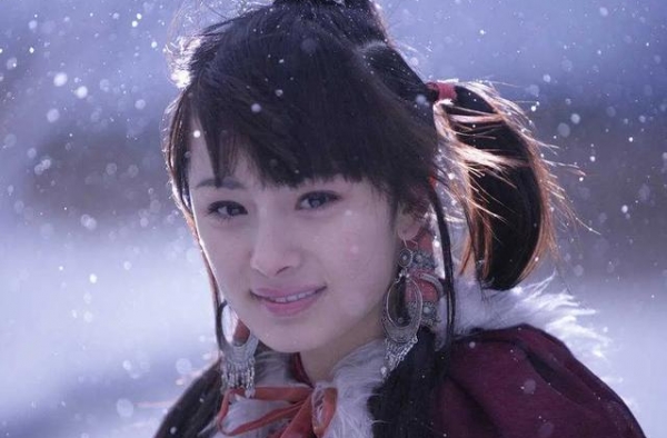 同样都是演白浅，就这一个动作，王楚然被杨幂甩了不止八条街