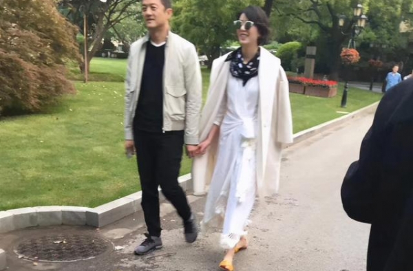 李亚鹏与孕妇就餐被疑有新恋情，女方身份曝光，是朋友的媳妇