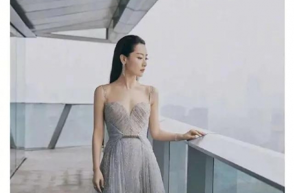 白冰假冒范冰冰？黄轩搭挡宋茜王一博？宁静万茜和好？