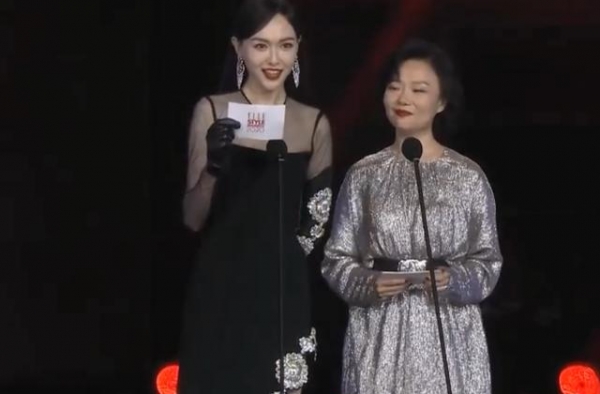 唐嫣无精修视频曝光，失去六级瘦身效果，确定是生过宝宝的身材？