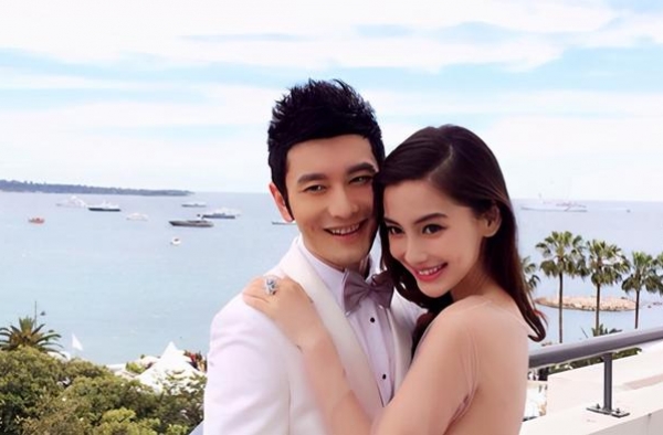 杨颖黄晓明大晒恩爱，穿情侣衫戴同款钻戒只欠同框，感情稳如泰山
