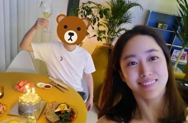 喜欢闻老公脚的味道？全小包新婚牙医丈夫帅气又多金