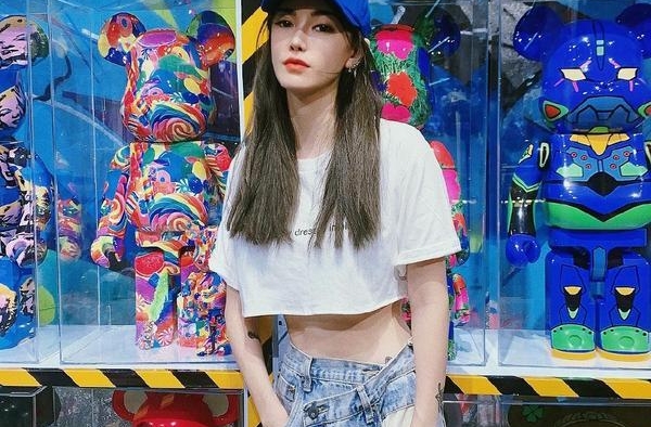 还记得《盛夏晚晴天》乔津帆的妹妹吗？她是个rapper？