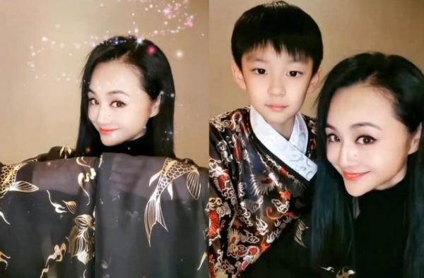曹颖母子亲吻，穿新郎新娘服却被批！为儿子放弃工作付出比王斑多