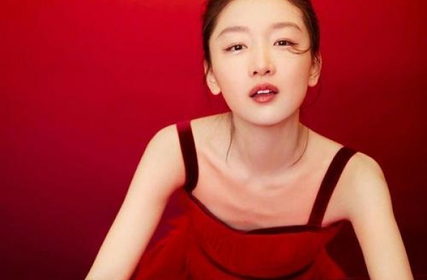 周冬雨称霸《亚洲》连续9次封影后，网友：实至名归