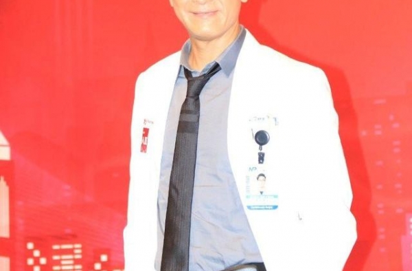 《白色强人2》举行记者会，马国明和前女友在新剧中有感情戏