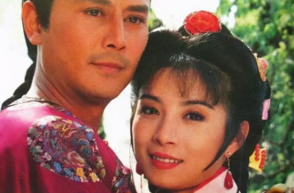 26年后再看琼瑶《新月格格》，惊觉她才是白莲花中“战斗机”啊