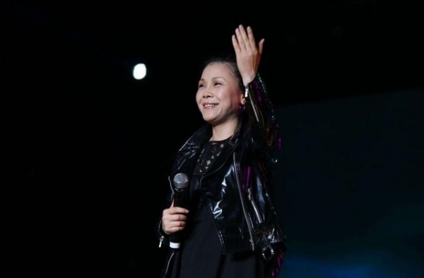田震：54岁已婚未育，与爱人周游世界，这样也挺好
