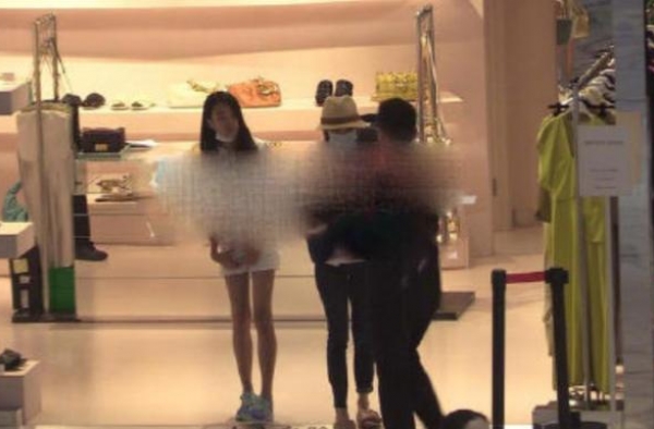 佟大为女儿美腿上热搜，佟大为：一定是我的基因太强大
