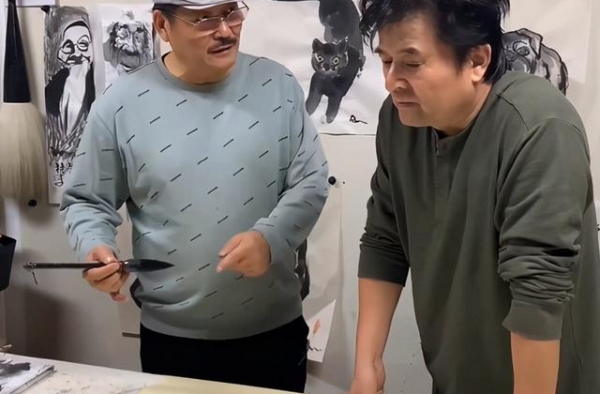 61岁毕福剑近照曝光，发型邋遢显油腻，不修边幅形象全无