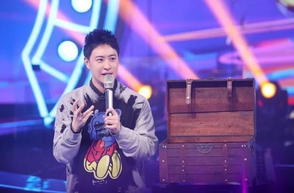 嗨唱再抛新梗！青春宝藏陈立农杨钰莹搭档奉上高甜舞台