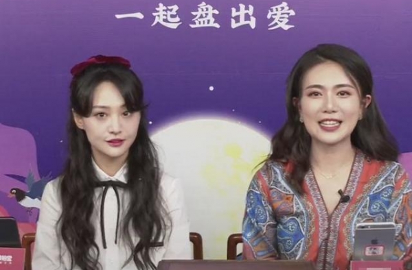 谁家女星直播状态好？郑爽爱耍脾气，赵丽颖翻车，热巴脸上浮肿