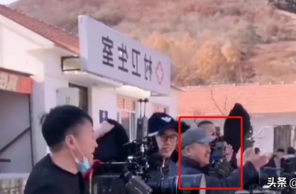 赵本山终于妥协了！不仅同意王小利开直播，也同意他可以带货