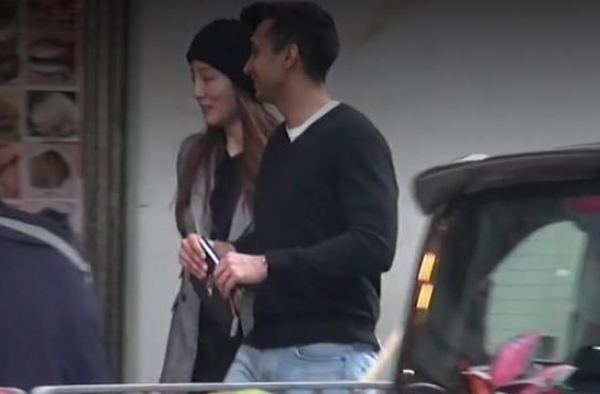 三度离合！45岁陈嘉容撇不掉前度印籍机师：互相支持同关心