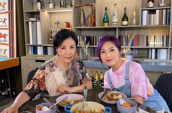 马伊琍曾想让刘孜演唐晶，吐槽她太爱面子，相识20年才一起拍戏