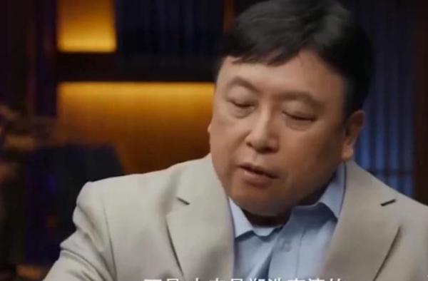 “加钱哥”郑浩南：十年龙套无人识，一句加钱天下知