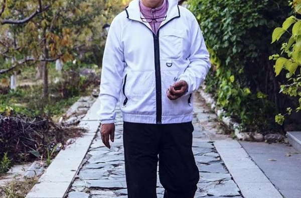 北京大爷李诚儒退出《演员2》：我敢说实话是因我不为五斗米折腰