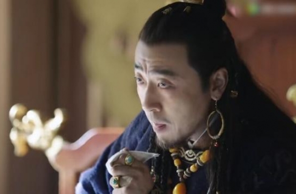 燕云台：明扆病重宗室动荡，燕燕垂帘听政，手段强硬宗室不敢造次