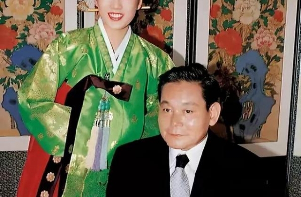 “三星前太子妃”林世玲传奇人生，离婚后和影帝相恋，活成大女主