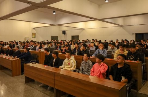艺术点亮人生 韩万峰来株洲畅谈平凡“打工人”