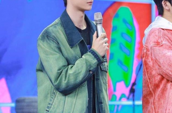 《天天向上》集结“闪耀的战队”，王一博拍李雪琴“彩虹屁”