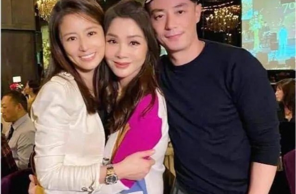 3岁小海豚生活奢侈，手链包包均上万，林心如被吐槽是第二个李湘