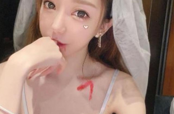 陈冠希前女友晒新欢，16岁就与陈冠希恋爱，男方英俊帅气又多金