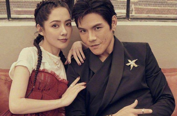 向佐女儿颜值被曝光，眼睛像极了郭碧婷，向太取港式小名很霸气