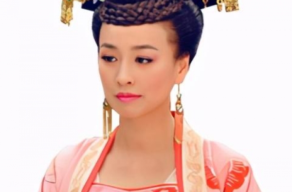 嫁给林瑞阳14年，50岁张庭越发年轻，她才是真正的不老女神