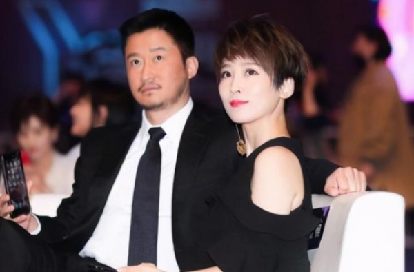 万茜参加综艺被称作秀，谢楠桡骨骨折被疑家暴，网友网暴何时休？