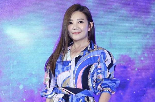 42岁梁静茹承认新恋情：谁说离异女不值钱，这种女人离异也吃香