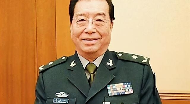李双江妻子梦鸽呼吁大家对儿子李天一“宽容”引网友不满