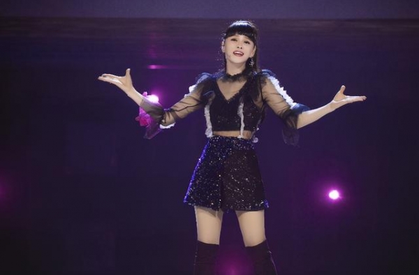 秦昊女儿米粒近照曝光，堪称“逆袭性成长”，网友：比伊能静还美