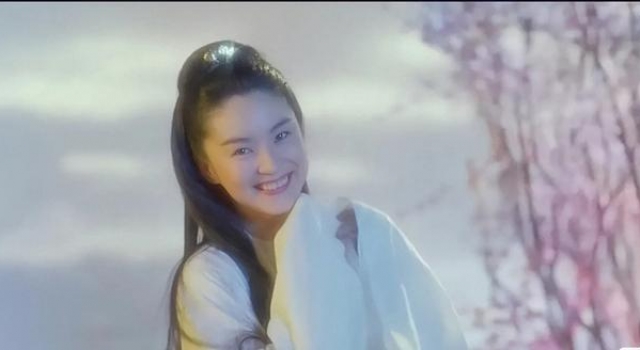 昔日世纪美人年轻时与如今照片大比拼，谁才是真正的不老女神呢？