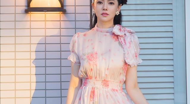 有钱任性！伊能静双十一买入900件商品，网友问秦昊崩溃不？