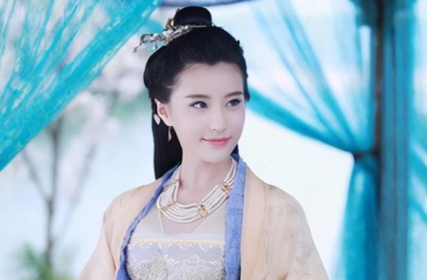 出演《花千骨》时，明明那么漂亮，可她现在去哪了呢？