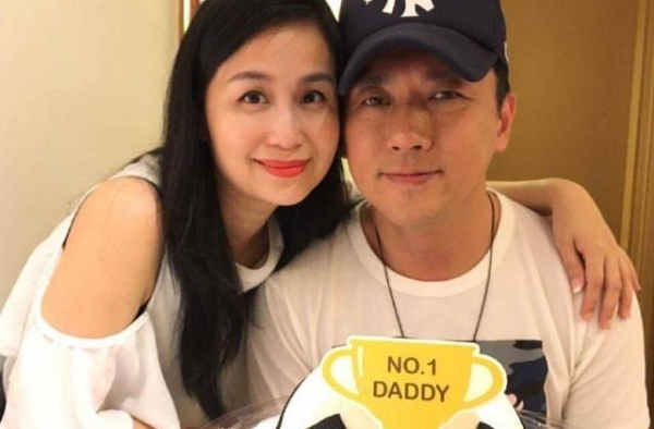 一路走好！前TVB男星林子博亡妻设灵，古天乐汪明荃送花牌悼念