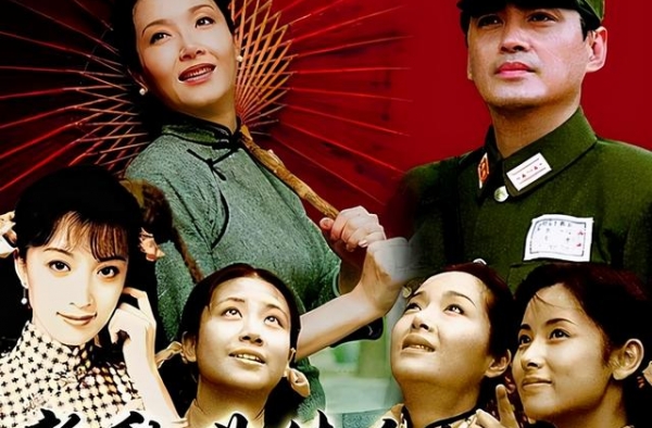 这部民国剧讲述女主和五个女儿的故事，金巧巧杨明娜姚芊羽刚出道