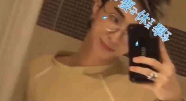伊能静18岁儿子晒照要休学，扮女装后显消瘦，刚被两名校争录取