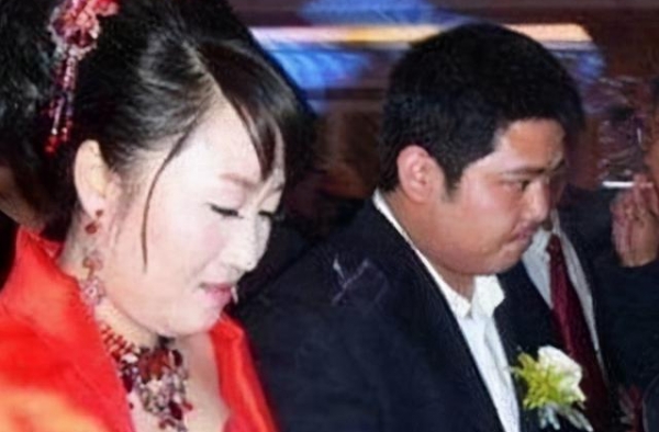 同是赵本山女儿区别却很大，赵玉芳独立，赵一涵却要依靠父亲