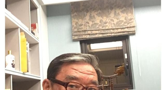 68岁李立群近照曝光，曾为还巨债接烂戏，3个孩子在国外读书