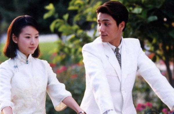 2003年他靠《金粉世家》走红，抛弃蒋勤勤，15年后患癌去世
