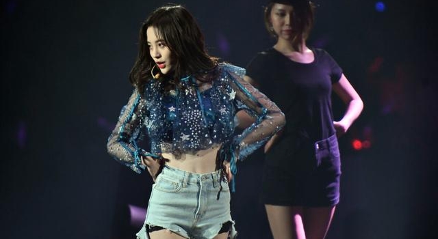娱乐圈最大谜题系列之鞠婧祎为什么还有戏拍？