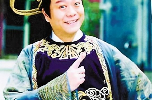 他曾是TVB老戏骨，35岁和粉丝结婚，婚后才知妻子身价几十亿