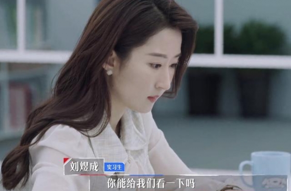 难怪从未坐过“冷板凳”！朱一暄、王骁这步棋，全场只有何炅看透