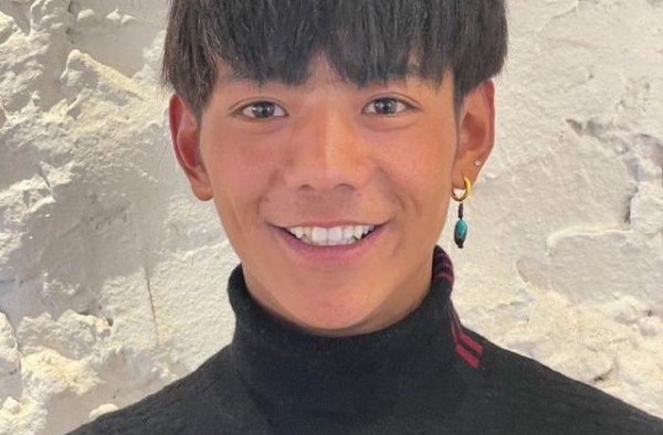 藏族帅小伙丁真网络爆红，藏族人民心中最美康巴汉子到底长啥样