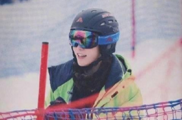 范丞丞在哈尔滨被冻成“范冰冰”面容相似确认是姐弟