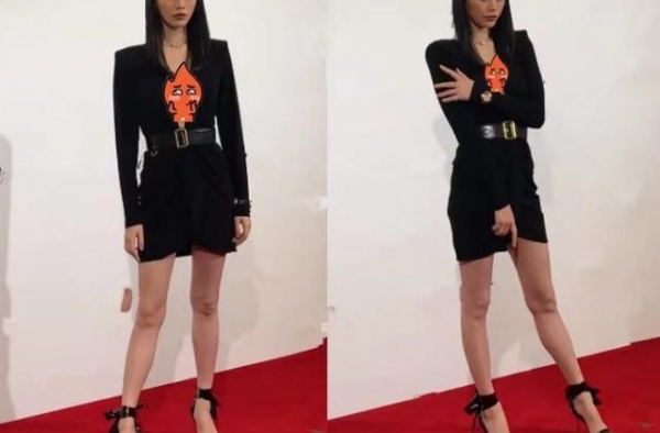 奚梦瑶穿短裙领口开到肚脐，打扮曾被老公指点，网友：夫妻像母子