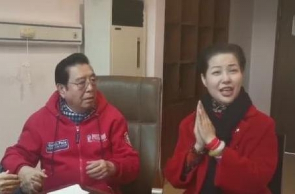 81岁李双江与小27岁娇妻同框：如何毁掉一个孩子？溺爱就够了