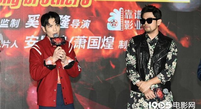 周杰伦晒与萧敬腾聊天记录 意外爆出其绯闻女友